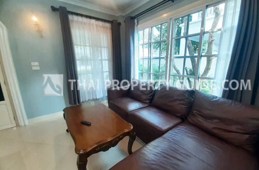 House with Shared Pool in Sukhumvit 